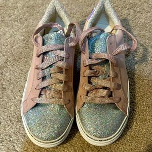 Pink and Silver sparkling ✨ Steve Madden sneakers 👟- size 5